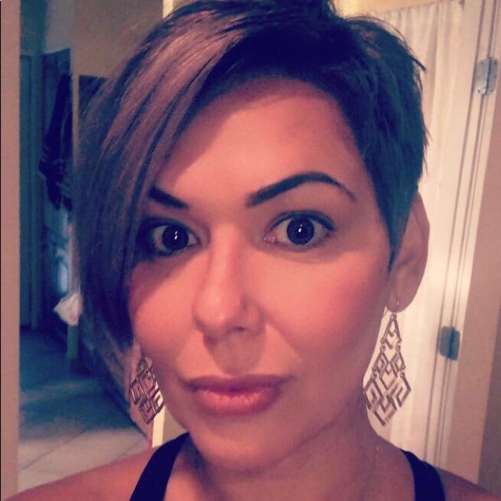 Meet your Posher, Renee